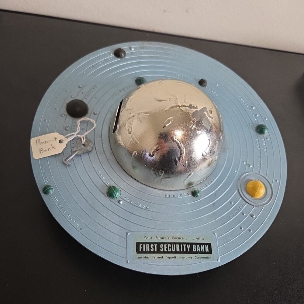 VTG Rare 1960s Astro Manufacturing Plan-It Solar System Coin Bank w/ Key READ